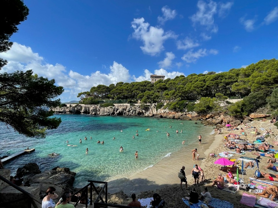 Spanien - Cala Mesquida - Dann ging es zu den Stränden. Der erste war zwar sehr schön, aber viel zu voll. Beim zweiten sind wir bei der Parkplatzsuche gescheitert. Es ist halt immer noch Saison.