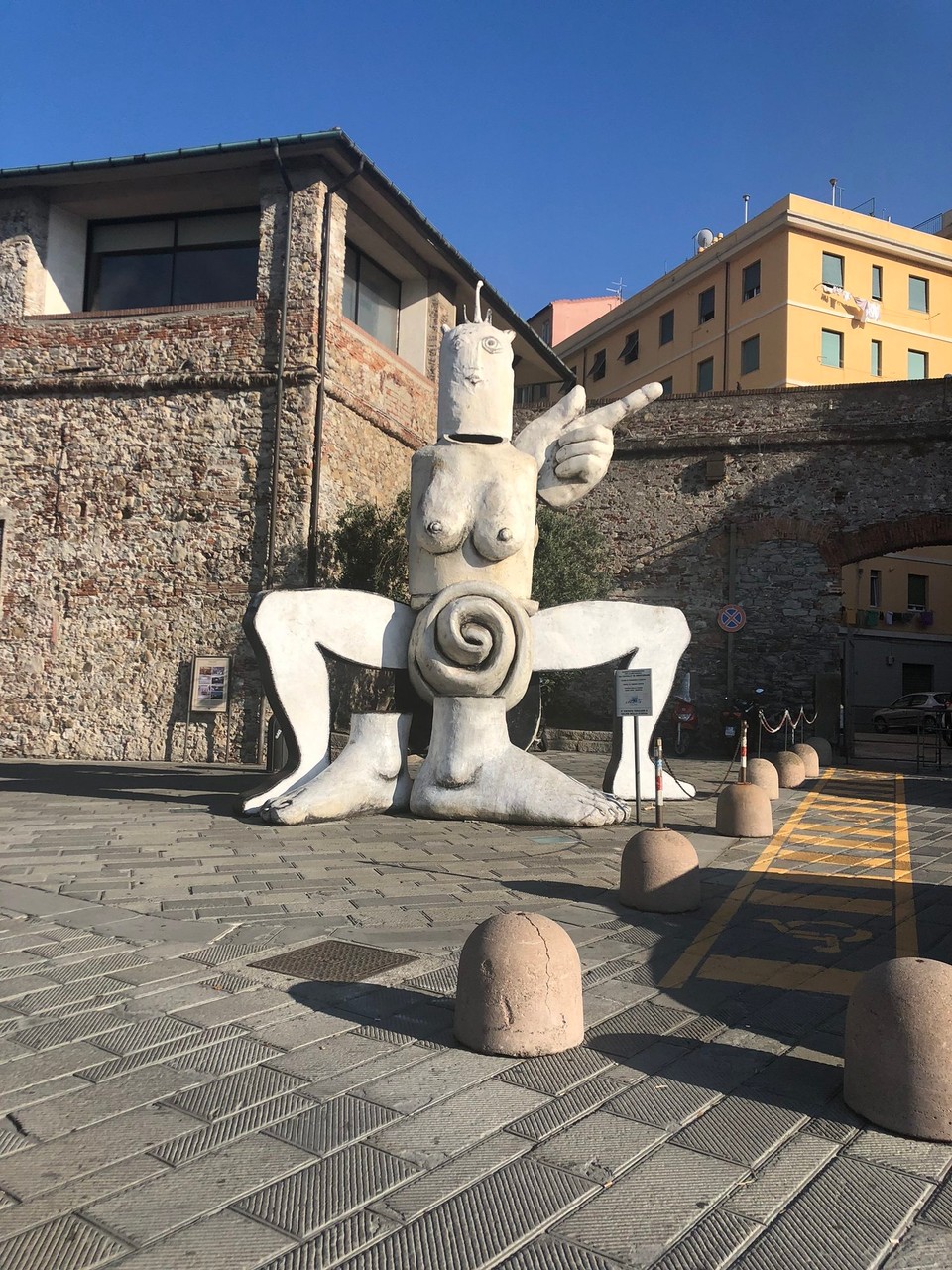 Italy - Genoa - Some weird ass street art
