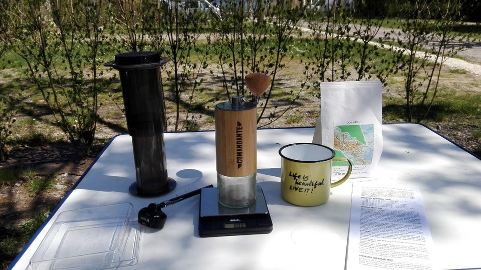 Frankreich - Sévrier - Gutes Kaffee-Equipment gehört natürlich zu einer guten Reise dazu :) Love the Comandante C40 Handgrinder!!!