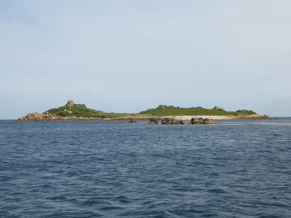 United Kingdom - Isles of Scilly - A beautiful spot with clear blue waters, but the constant swell and noisy slapping wasn’t making us feel any better.