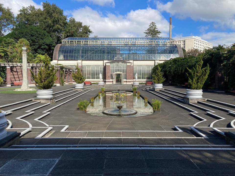Neuseeland - Auckland - Wintergarden Fish Pond und Tropical House