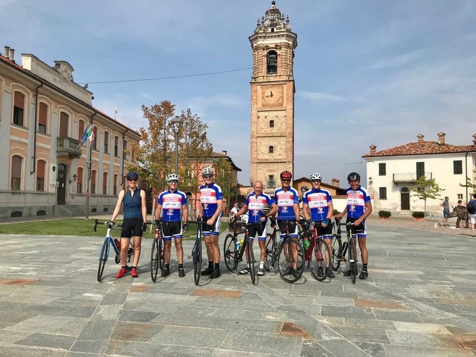 Italien - La Morra - Die Truppe🤗🚴🏼‍♀️🚴🚴🏻‍♂️