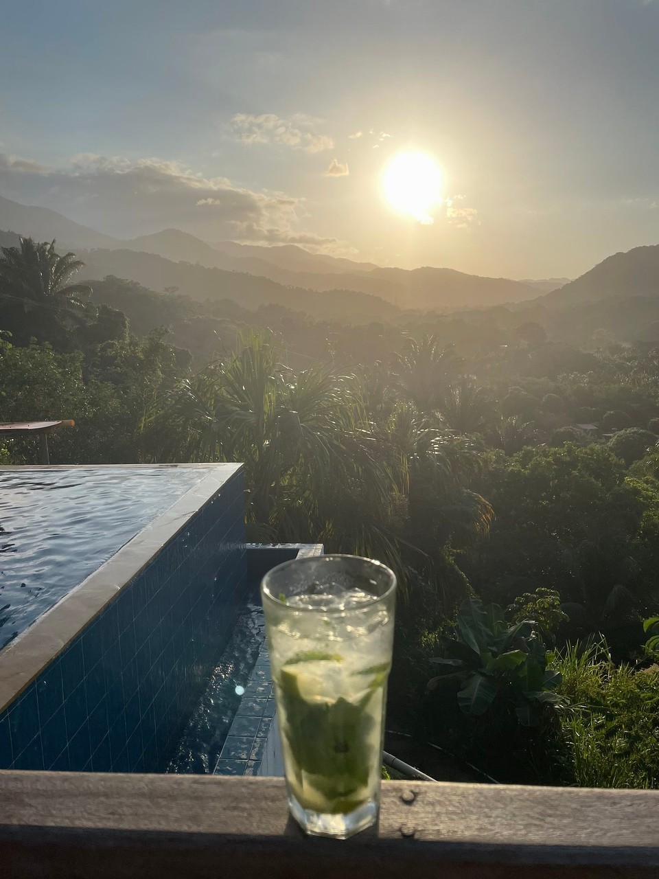 Kolumbien - Santa Marta - … und Mojito bei Sonnenuntergang genießen 🍹 
