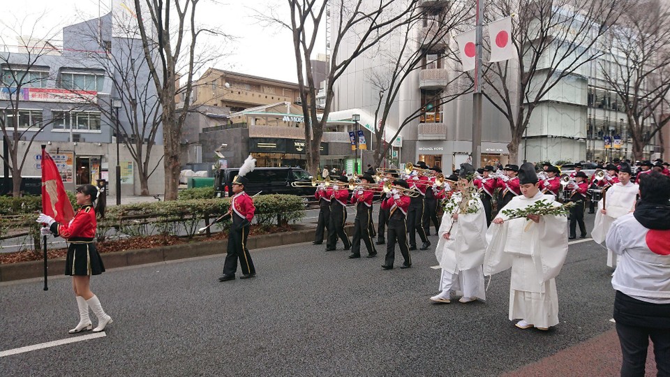 Japan - Shibuya - Die Priester fühlen sich wohl etwas fehl am Platz...