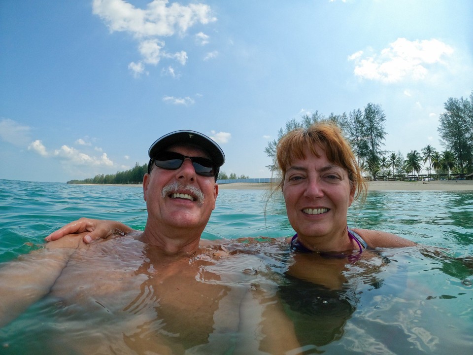 Thailand - Khao Lak - Bei 28° Wassertemperatur vergisst man schon mal den Rest der Welt