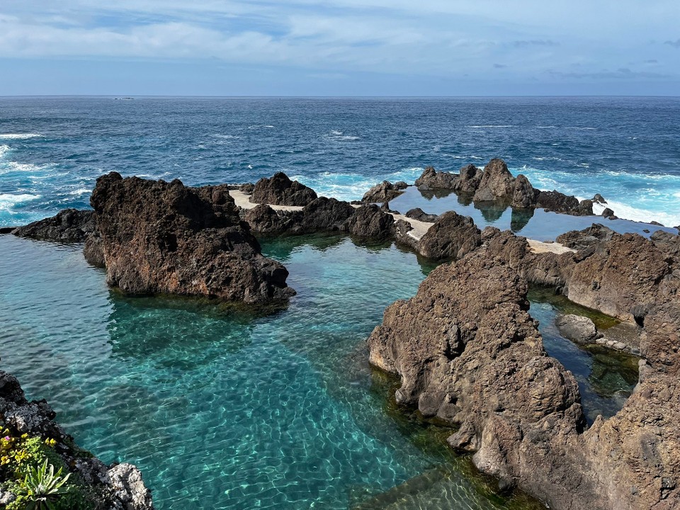 Portugal - Porto Moniz - Einladend für ein Sprung in den Atlantik 