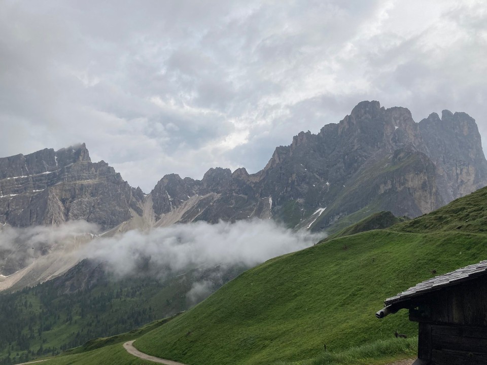 Italien - St. Christina in Gröden - Durch die Roa Scharte, linkes Schotterfeld, führt der Weg heute 