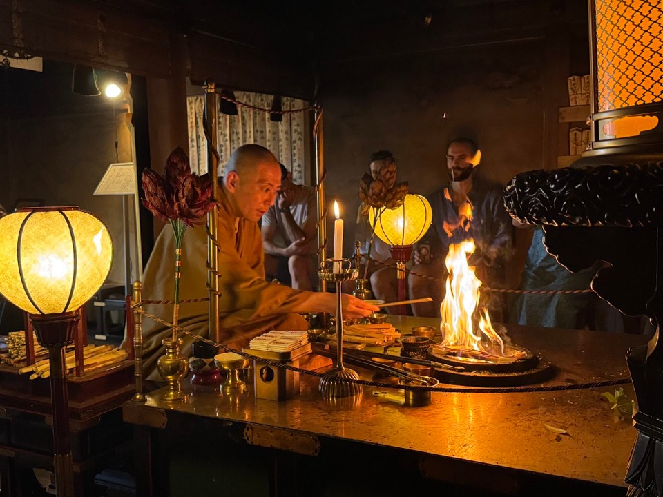 Japan - Tanabe - 8:00Uhr Feuerzeremonie