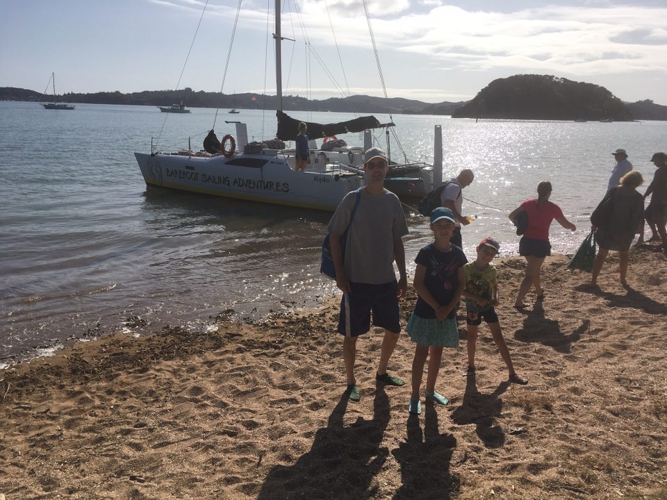 Neuseeland - Paihia - Wir segeln mit Barefoot Sailing Adventures. Der Name ist Programm: man geht barfuss an Board.