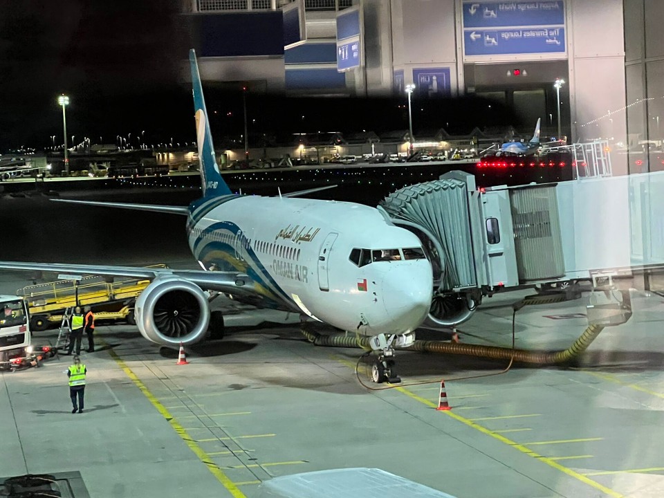 Deutschland - Oberding - München Airport. Wir bestiegen pünktlich das Flugzeug, warten dann aber 50min auf die Startfreigabe