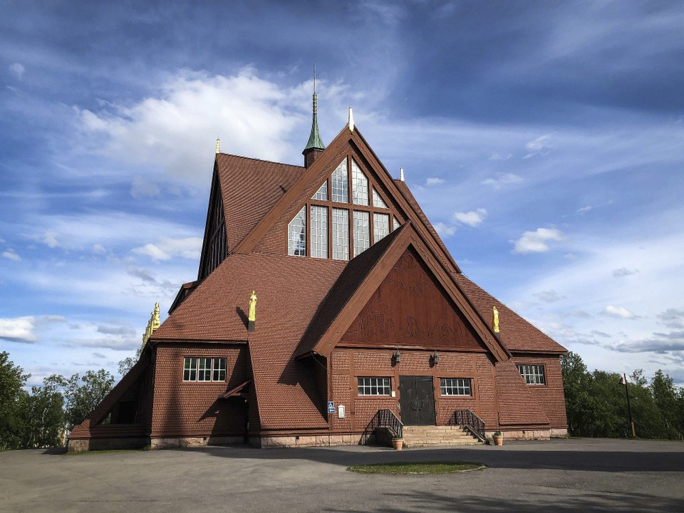 Schweden - Kiruna - Die Kirche von Kiruna. Es ist geplant, dass sie bis 2025 umzieht - offen ist noch wie d.h. ganz oder in Teilen...