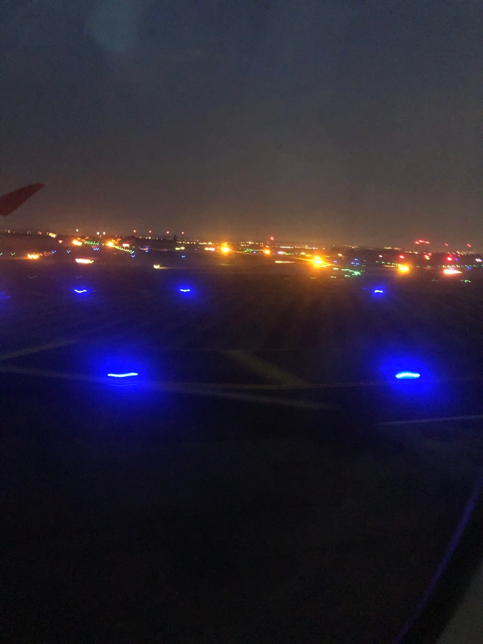Deutschland - Mittenwalde - Lichtermeer auf dem Rollfeld von Paris 
