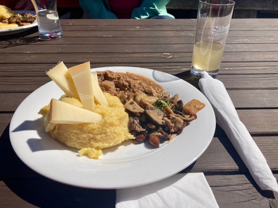 Italien - Martell - Das mit dem Käse 🧀 find ich lustig😂 und frische Pfifferlinge…mmmmmh😋