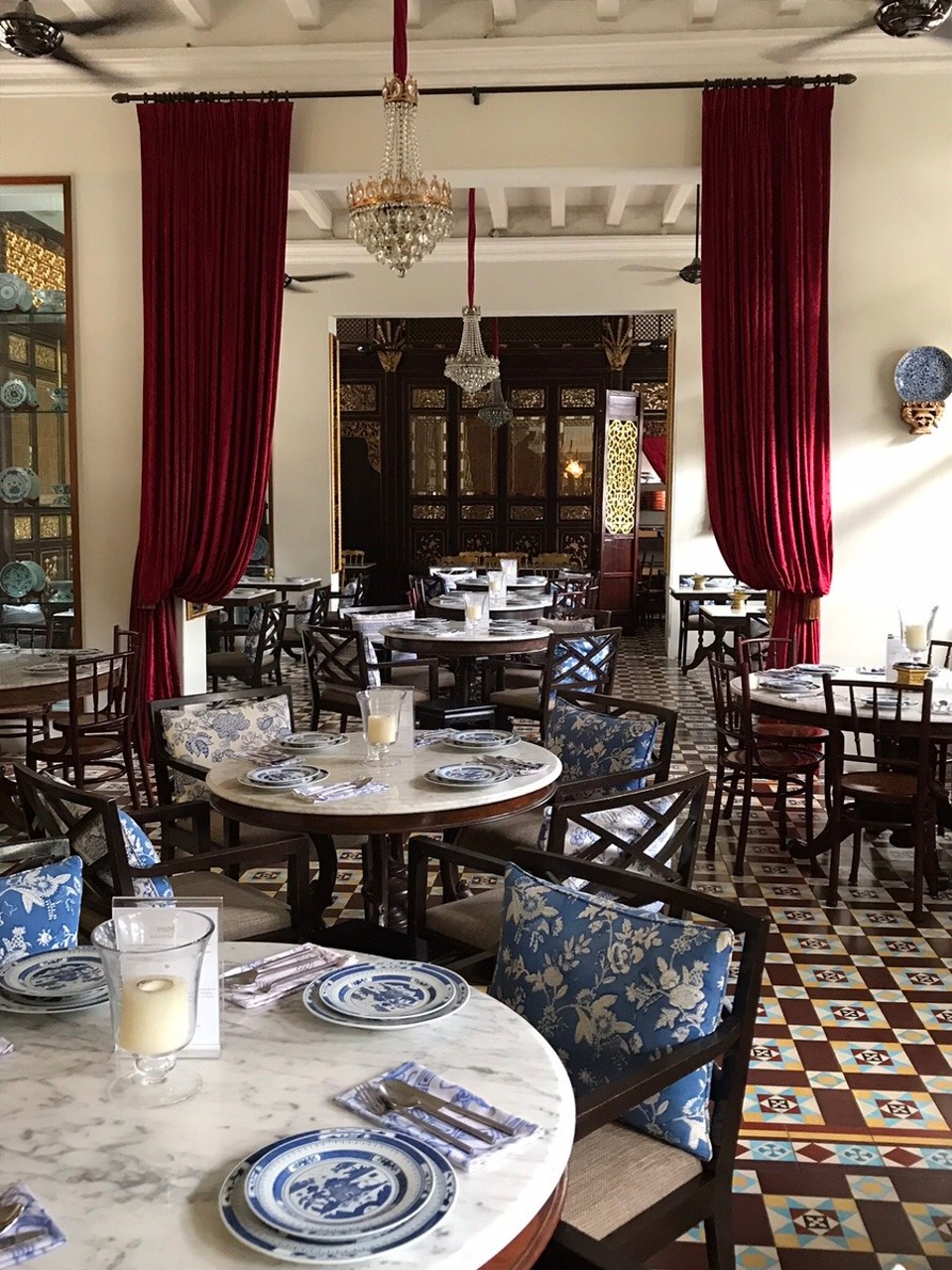 Malaysia - Georgetown - The fabulous colonial restaurant at Seven Terraces