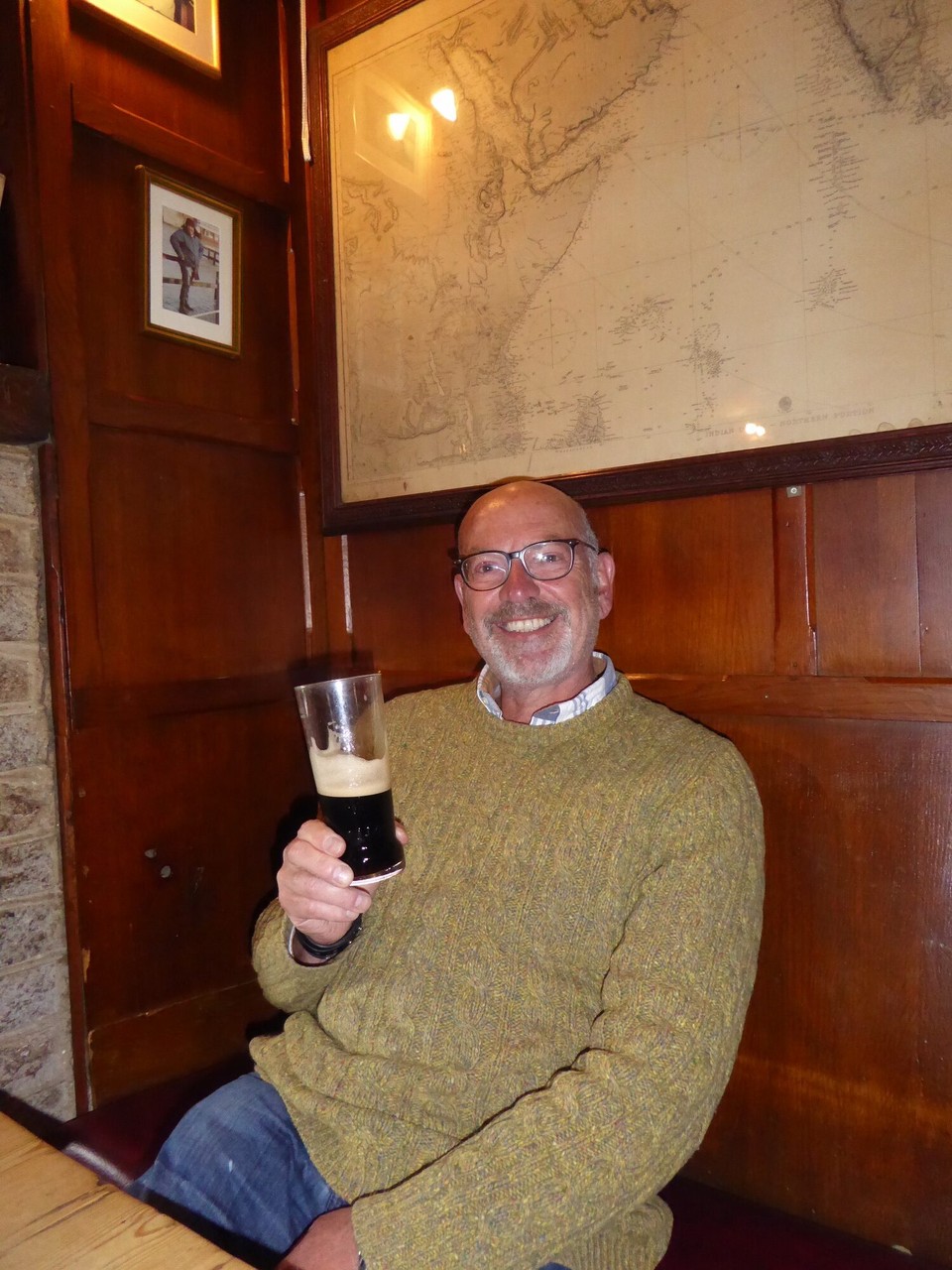 United Kingdom - Southwold - ….and a pint of Blackshore in the Harbour Inn.