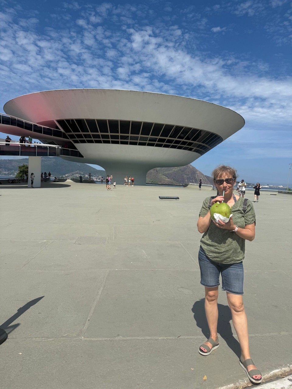 Brasilien - Rio de Janeiro - Erfrischung, gleich mit Verpackung 👍 