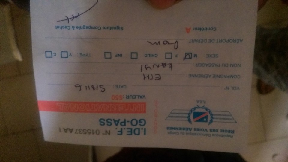 Äthiopien - Addis Ababa - Die Ausreise aus dem Kongo verlief reibungslos. Ich bin nun in Addis Abeba gelandet und muss 12 Stunden auf meinen Anschluss warten. Irgendwie hat  mir ein sehr netter Airline Mitarbeiter einen Voucher für ein 4 Sterne Hotel gegeben..... unglaublich..... ich habe mich eigentlich darauf eingestellt im Transitbereich auf einer Liege zu übernachten......
Sogar der Transport zum Hotel und Morgen früh zurück sind für 0 € mit drin. Was für ein Glück. So kann der Urlaub losgehen......