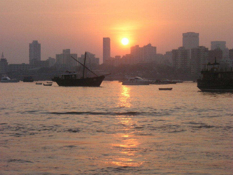 Indien - Mumbai - Sonnenuntergang über der "Bom Bahia" (schöne Bucht)