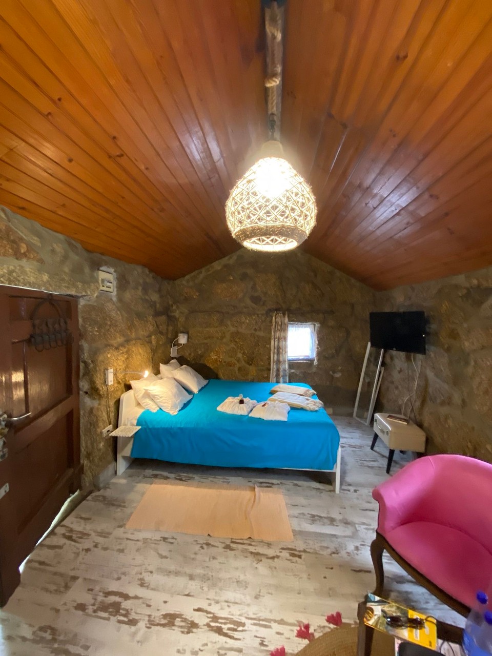 Portugal - Parada de Todeia - Das war der erste Eindruck. Ist das etwa das ganze Quartier?