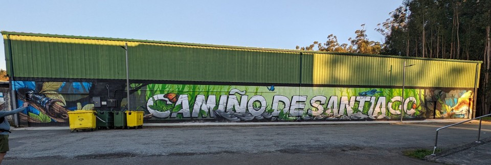 Spanien - O Pino - In O Pino begrüßt die Schule alle Pilger.