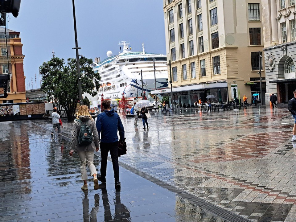Neuseeland - Auckland - Auch hier legen grosse Schiffe an.