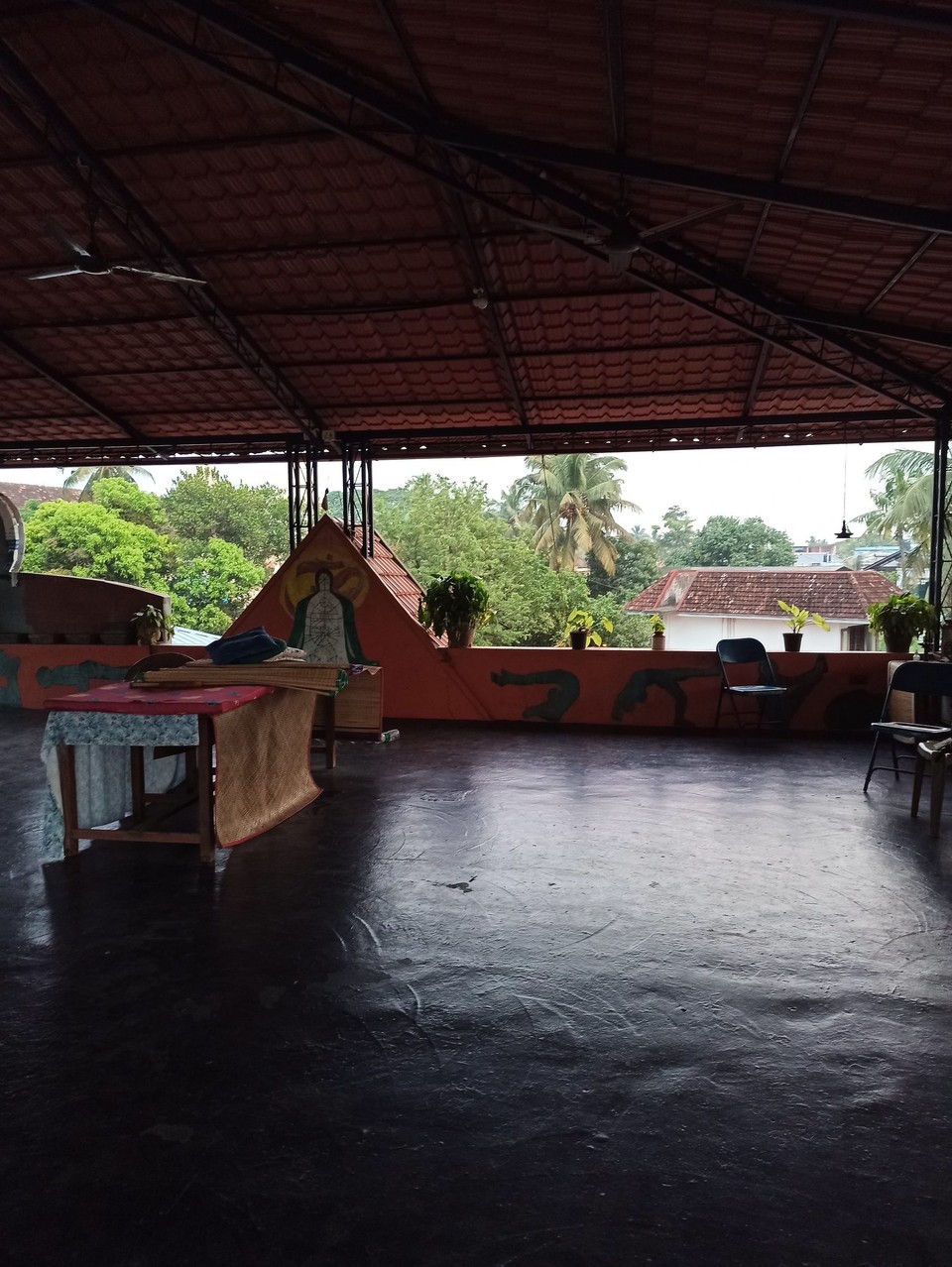 Indien - Kochi - Etwas Yoga am Morgen vertreibt Kummer und Sorgen 😉