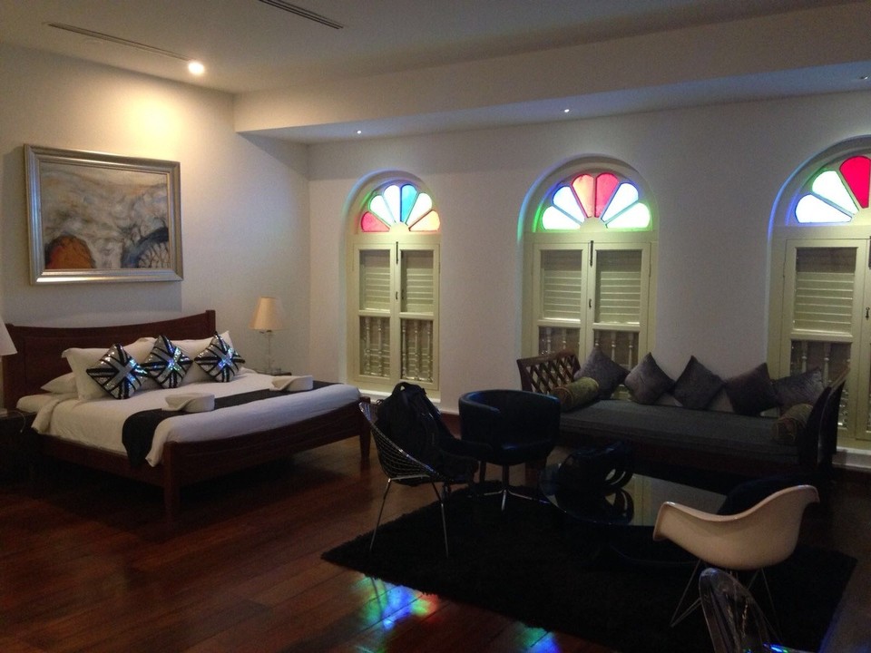 Malaysia - Semporna - Meanwhile, our man in Malacca slumming it...