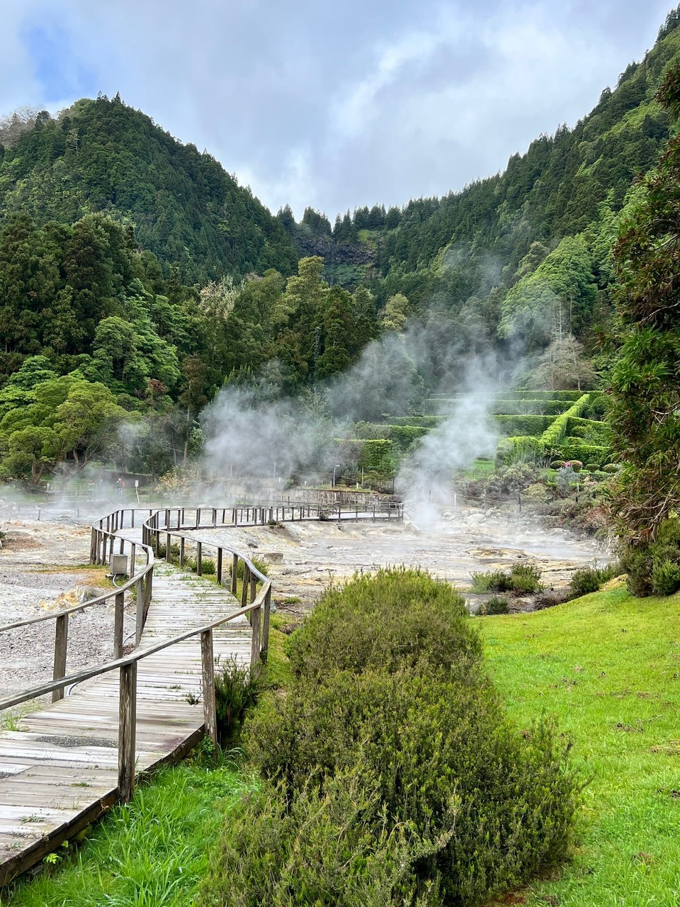 Portugal - Ponta Delgada - Der Weg zu den heissen Quellen