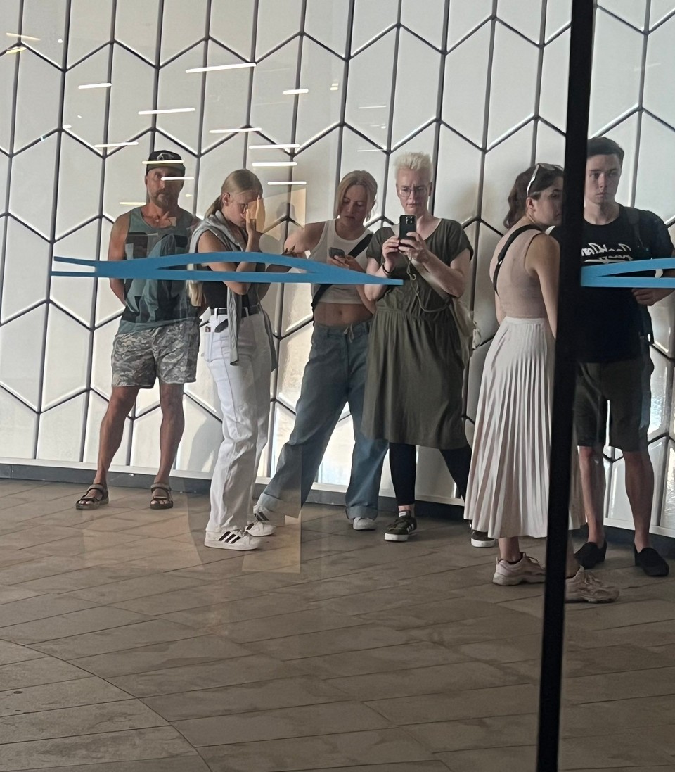 Portugal - Lissabon - Endlich im Schatten und ein bisschen Warten. 