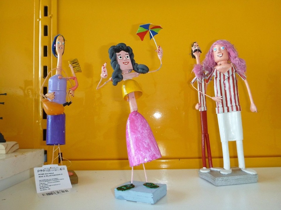 Brasilien - Recife - Zahnbürstenfiguren im gekühlten Kunsthandwerksladen