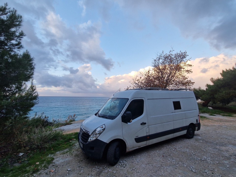 Griechenland - Agios Nikitas - Stellplatz vor den Klippen