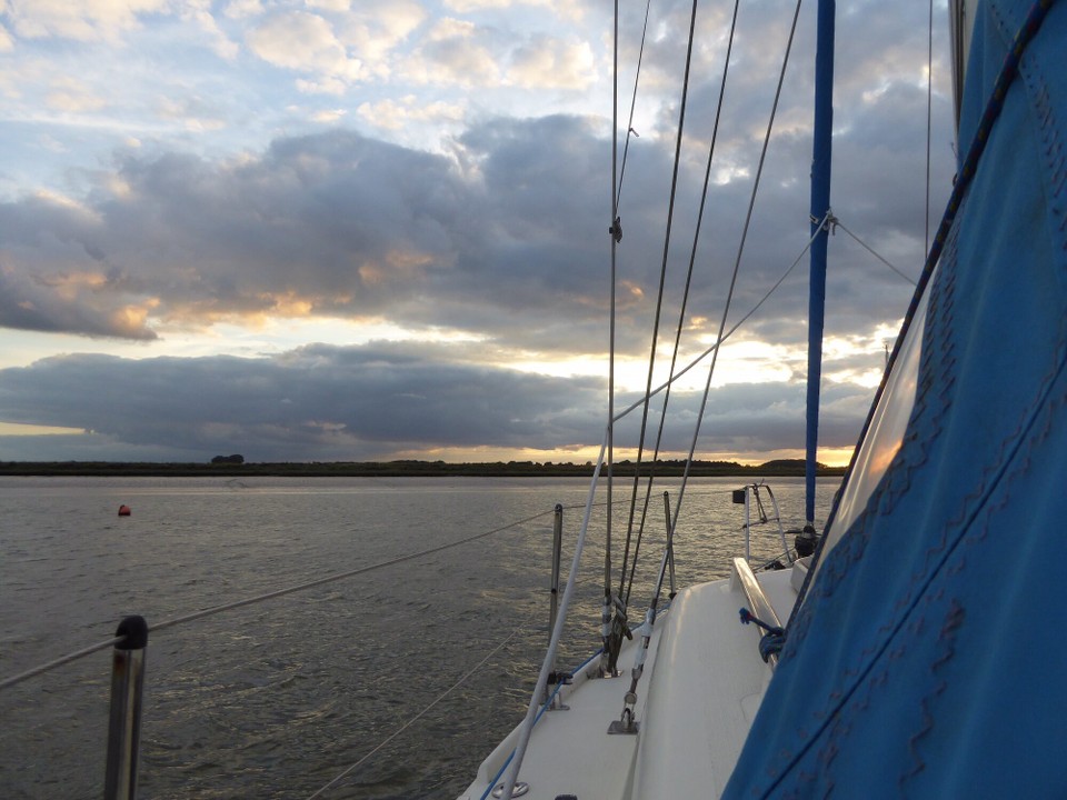 United Kingdom - Woodbridge - Whenever we visit here, we remember the very helpful George Collins who died in 2023 at the age of 93, having only recently retired from his role as Harbour Master.  By the time the sun was setting, the wind had also decreased, so a calm evening and night.