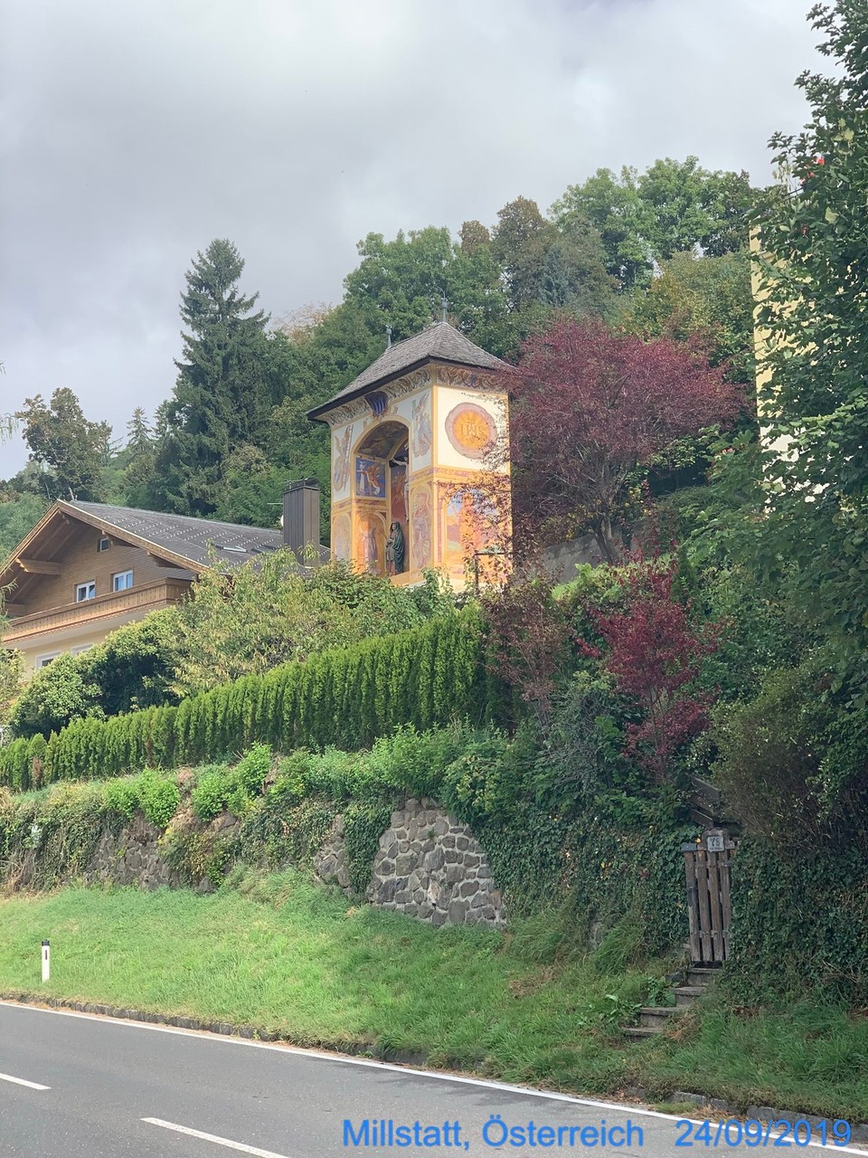 Österreich - Millstatt - Schönes christliches Bauwerk am Wegesrand
