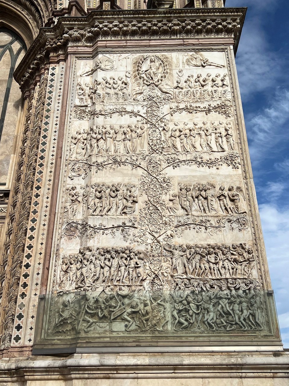 Italien - Orvieto - Diese „Bilder“😲😳🤩Für mich ist das grossartige Bildhauerarbeit👌🏼👍🏼