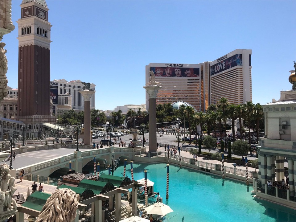 USA - Las Vegas - .....hier fahren die Gondeln von the venetian....kein Pool zum baden