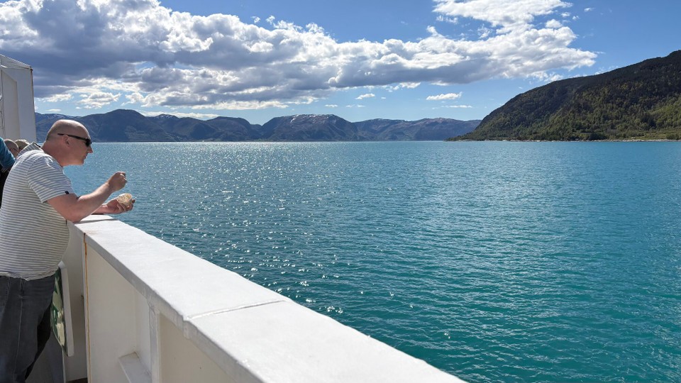 Norwegen - Indre Arna - mit der Fähre geht’s über den Sognefjord 
