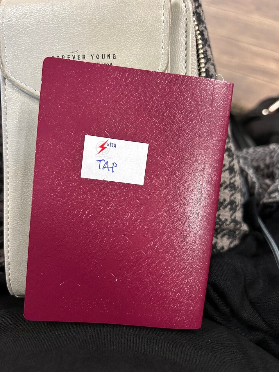 Vereinigte Staaten - New York - Trotz aller Digitalisierung gibt es hier einen Papieraufkleber