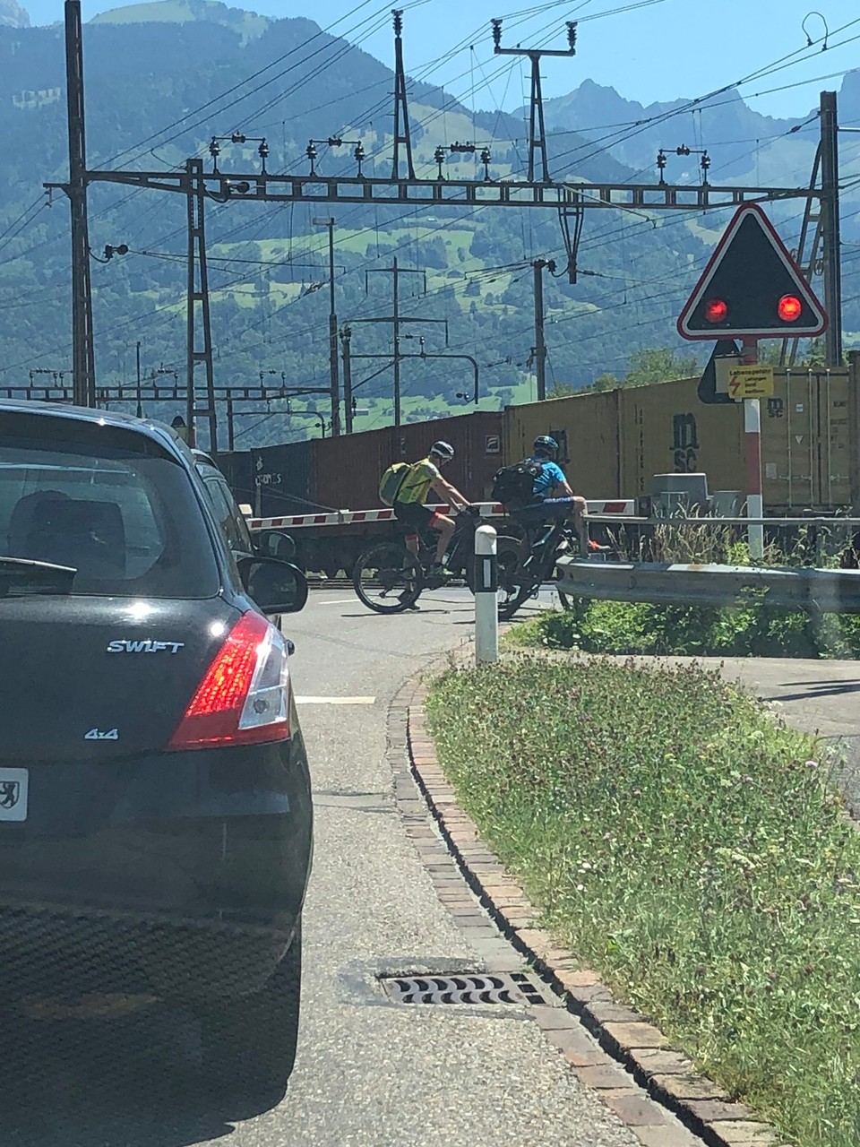 Schweiz - Pontresina - Ha, tapfere Touringfahrer ))