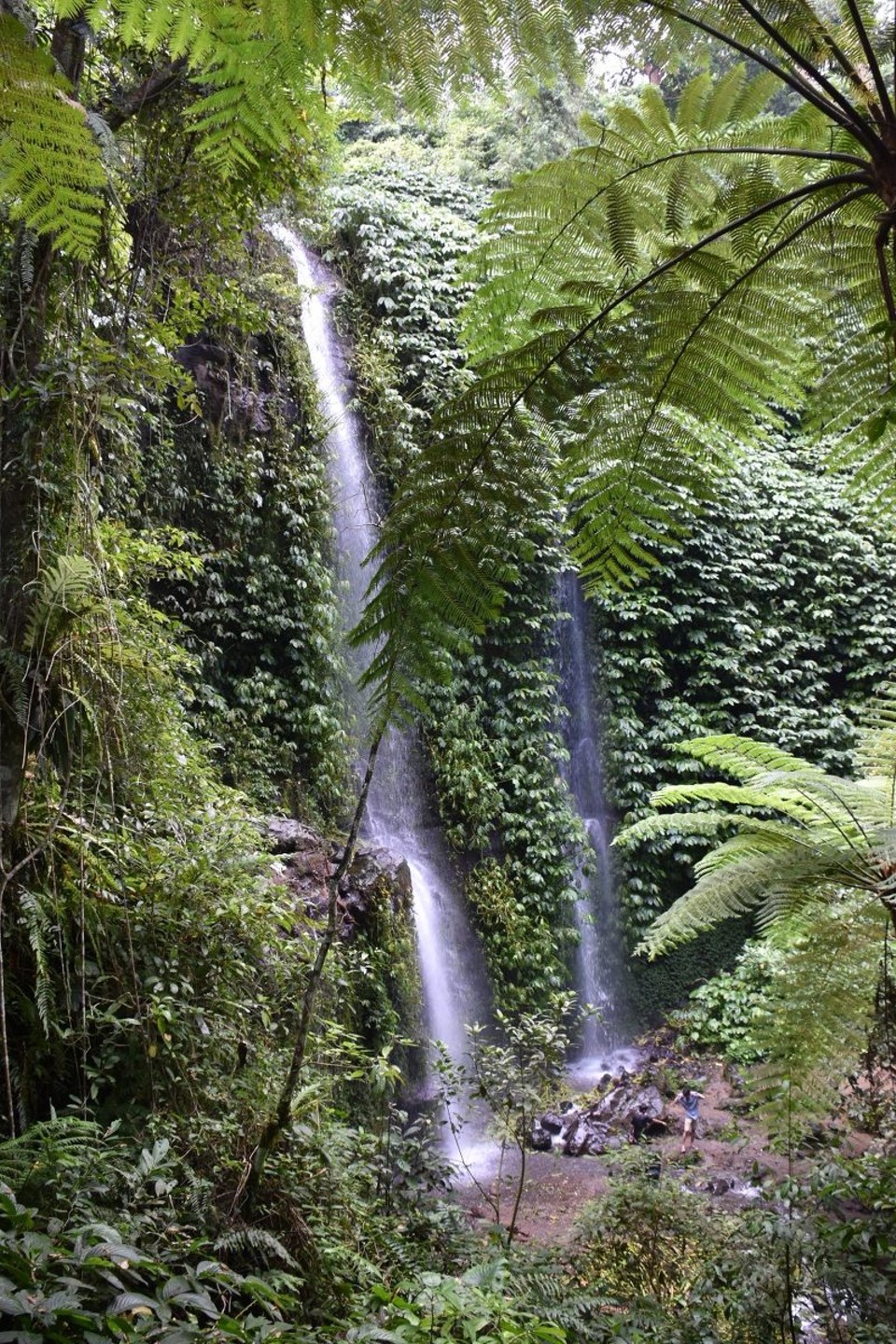 Indonesien - Kabupaten Lombok Timur - Dieser war sehr breit und sah echt urig aus wie er sich an den dicht bewachsenen Hängen ergoss.