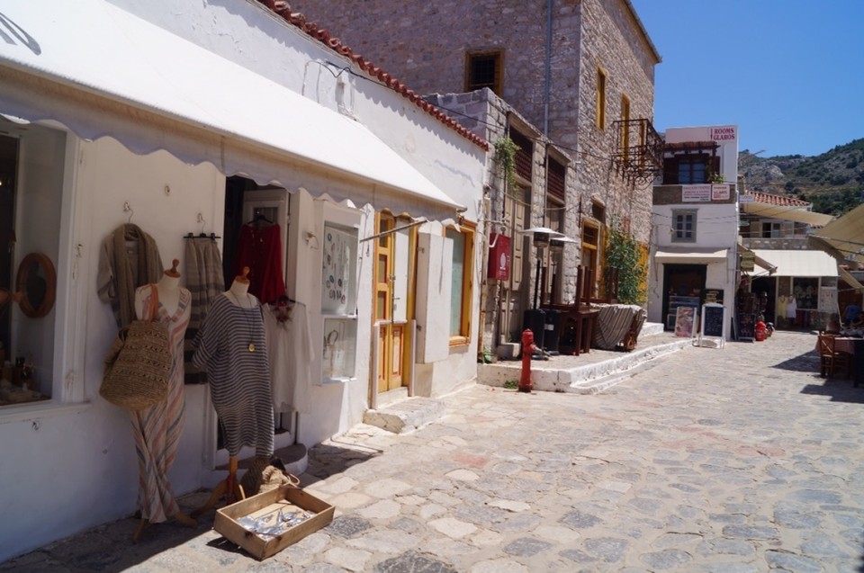 Griechenland - Hydra/Ydra - Viele Boutiquen, manche sehr Teuer andere gehen vom Preis. 