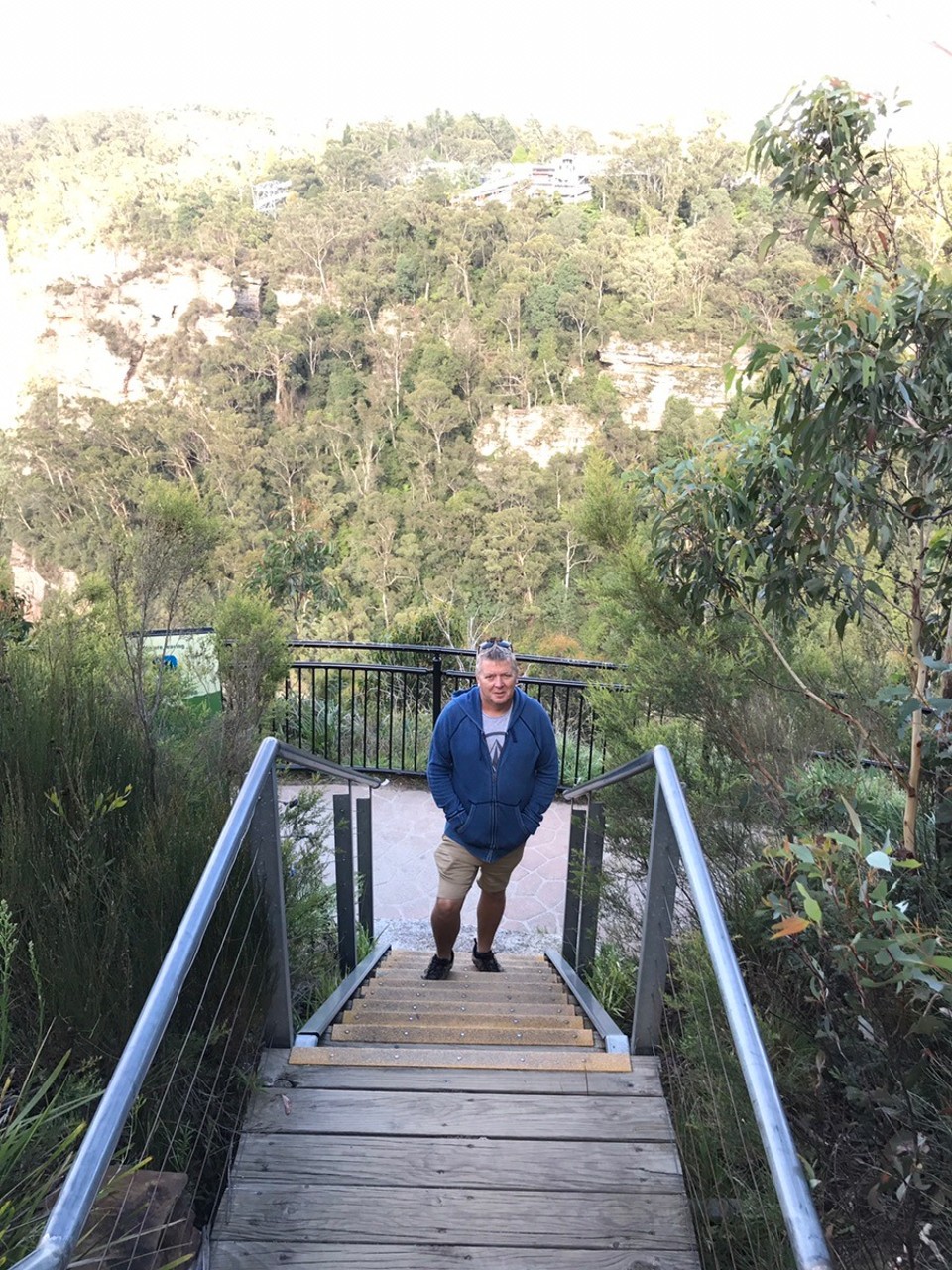 Australia - Katoomba - Prince Henry cliff walk overlooking katoomba