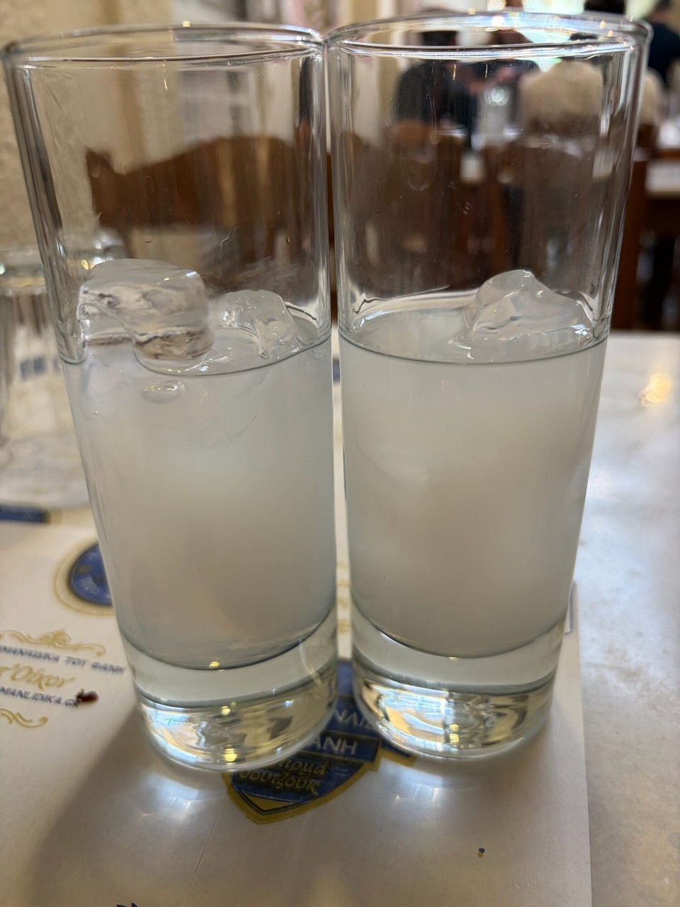Griechenland - Athen - Abends waren wir nochmal essen und haben ein letztes Mal auf unseren Urlaub angestoßen. Jamas!
