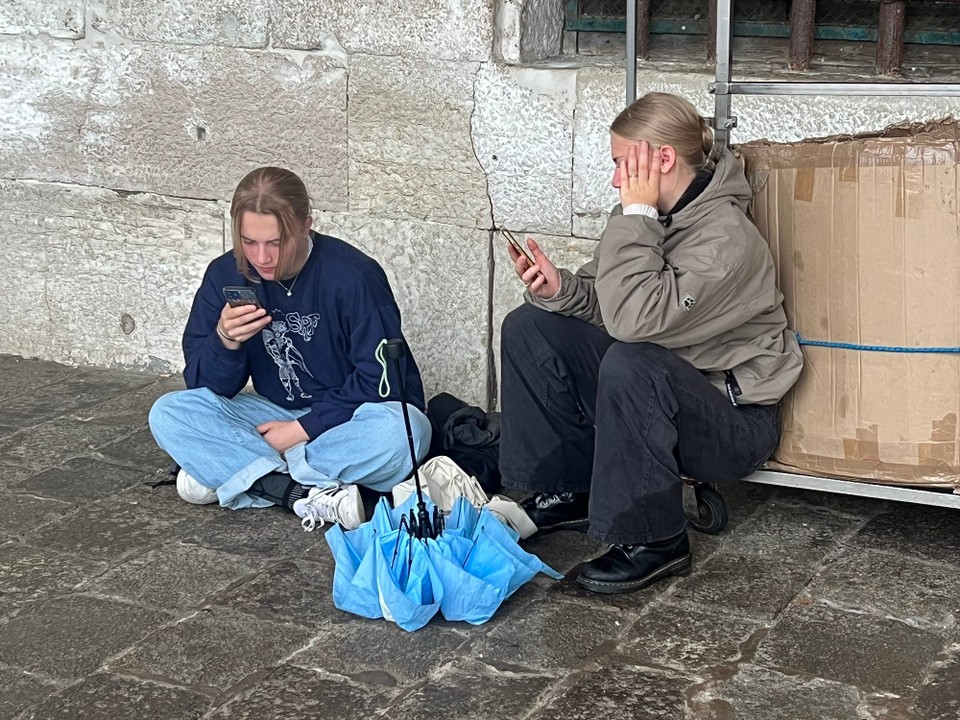 Italien - Venedig - Rechtzeitiges Erscheinen beschert zwar gute Plätze, aber auch ein wenig Wartezeit. 