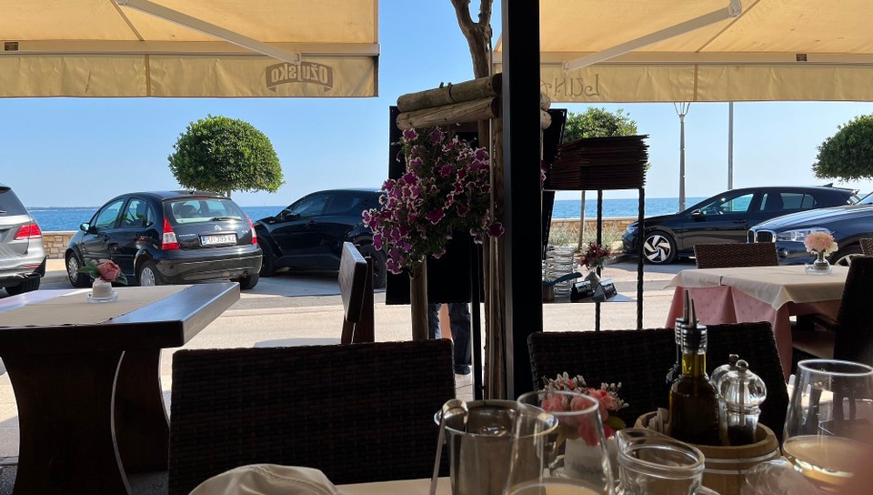 Kroatien - Novigrad - Luna Restaurant 
