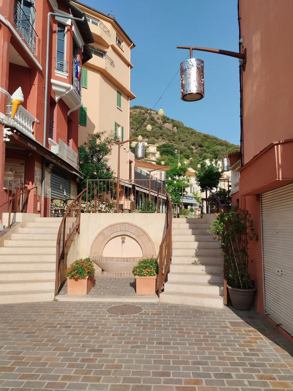 Frankreich - Mandelieu-la-Napoule - Auf dem Weg zum Frühstück holen....
