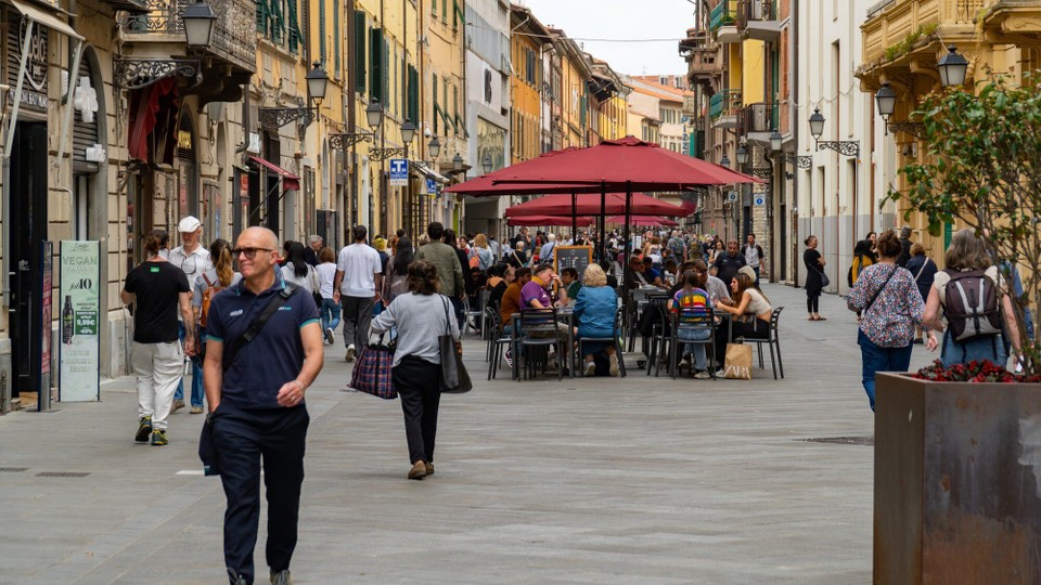 Italien - Pisa - Und auch überall was zu trinken.