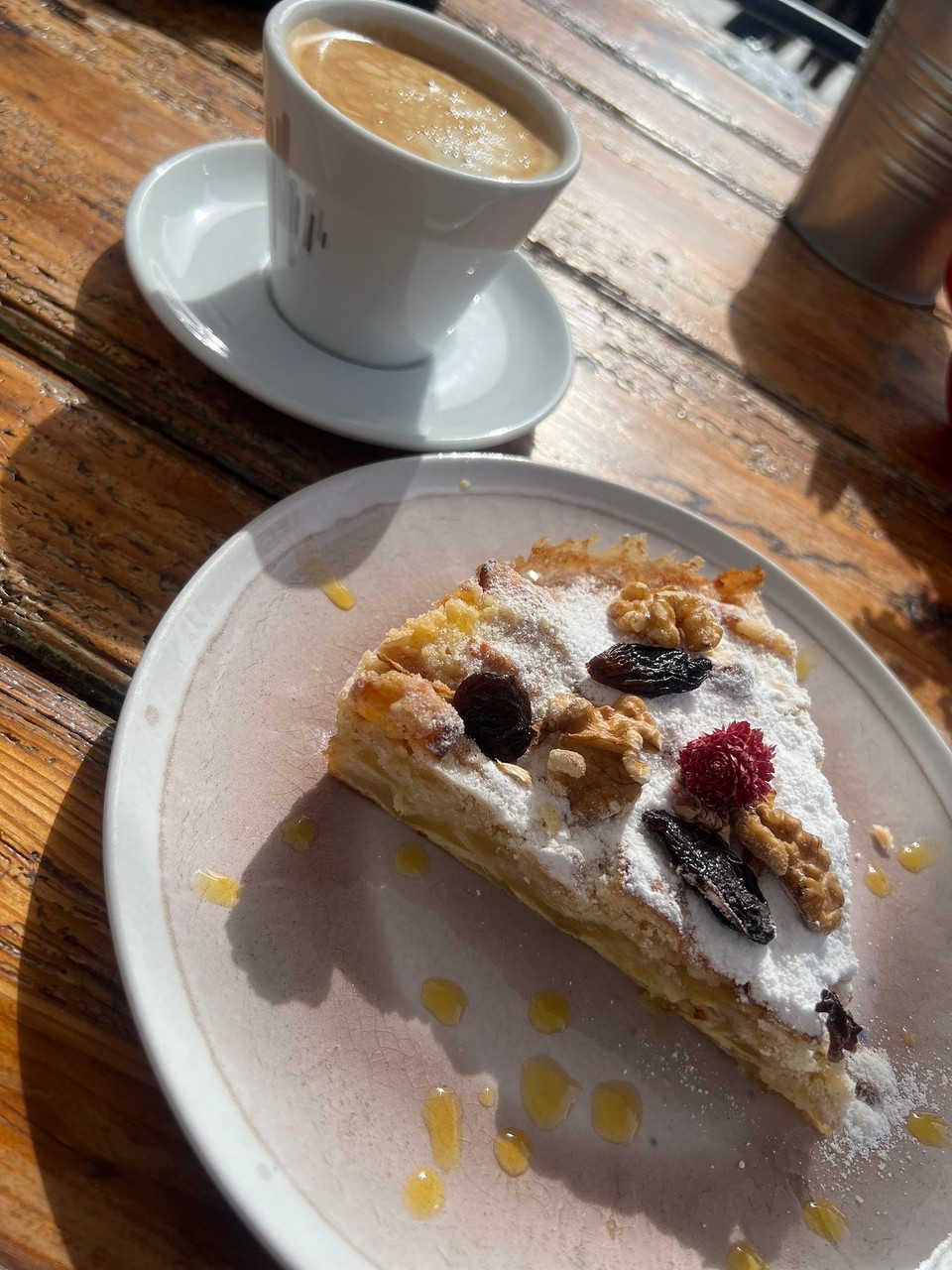 Portugal - Odeceixe - Der Carrot-Cake war leider schon weg, aber der Appel-Crumble war ein toller Ersatz. 