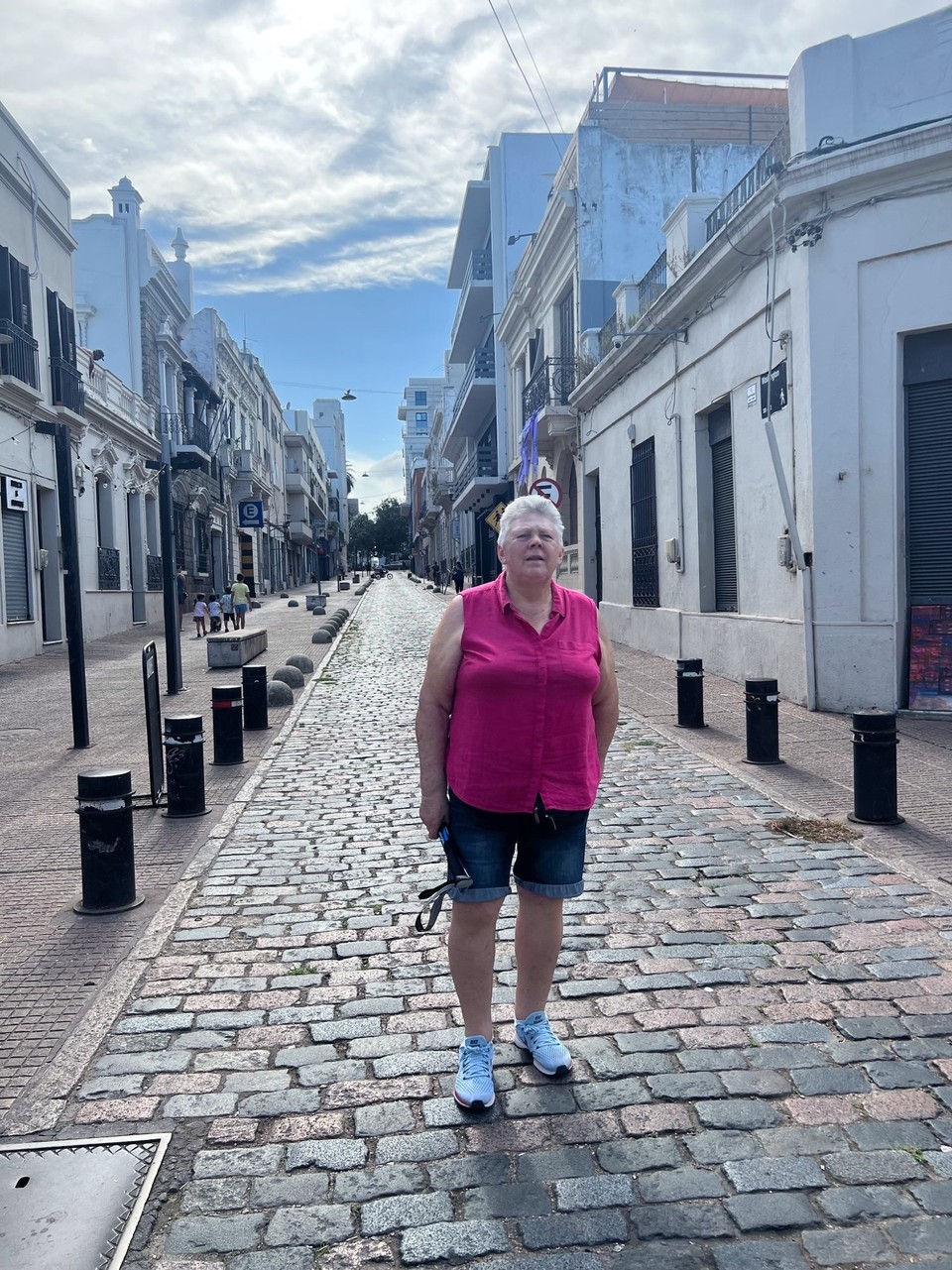 Uruguay - Montevideo -  M mooching before it got  hot baby!