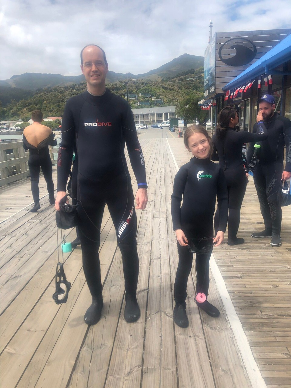 Neuseeland - Akaroa - Lara und Roman sind bereit.