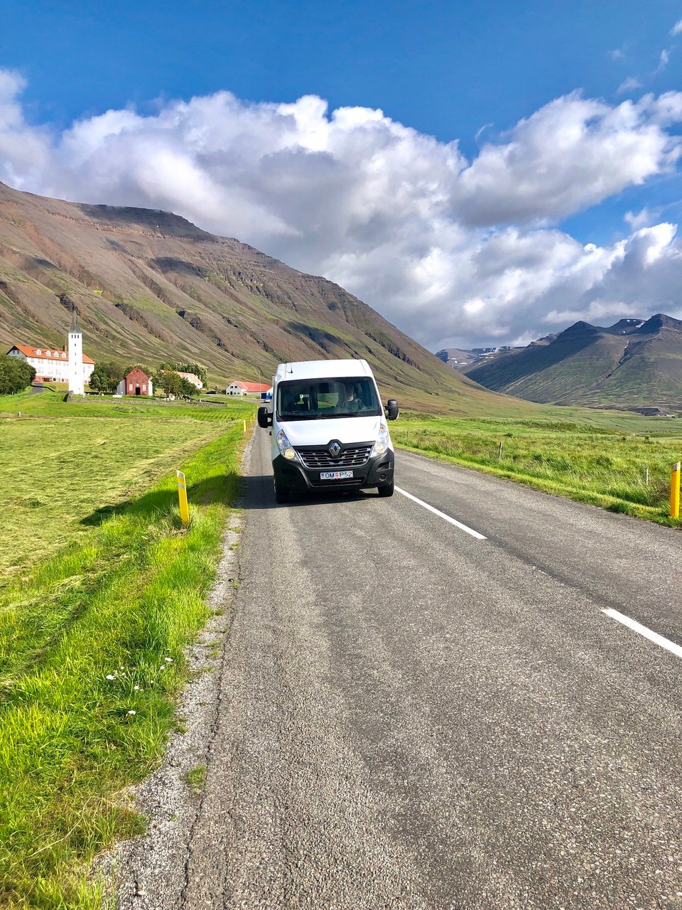 Island - Hólar - Und da kommt schon Ulli mit dem Camper... Weiter geht es also. Tschüss Hólar!